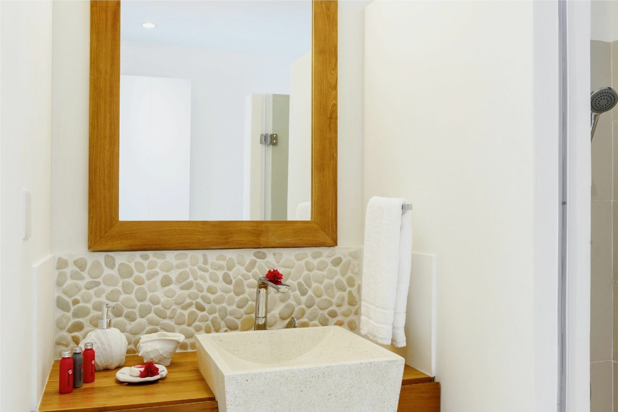 קאפ מאלורו Myra Seafront Suites With Lov מראה חיצוני תמונה