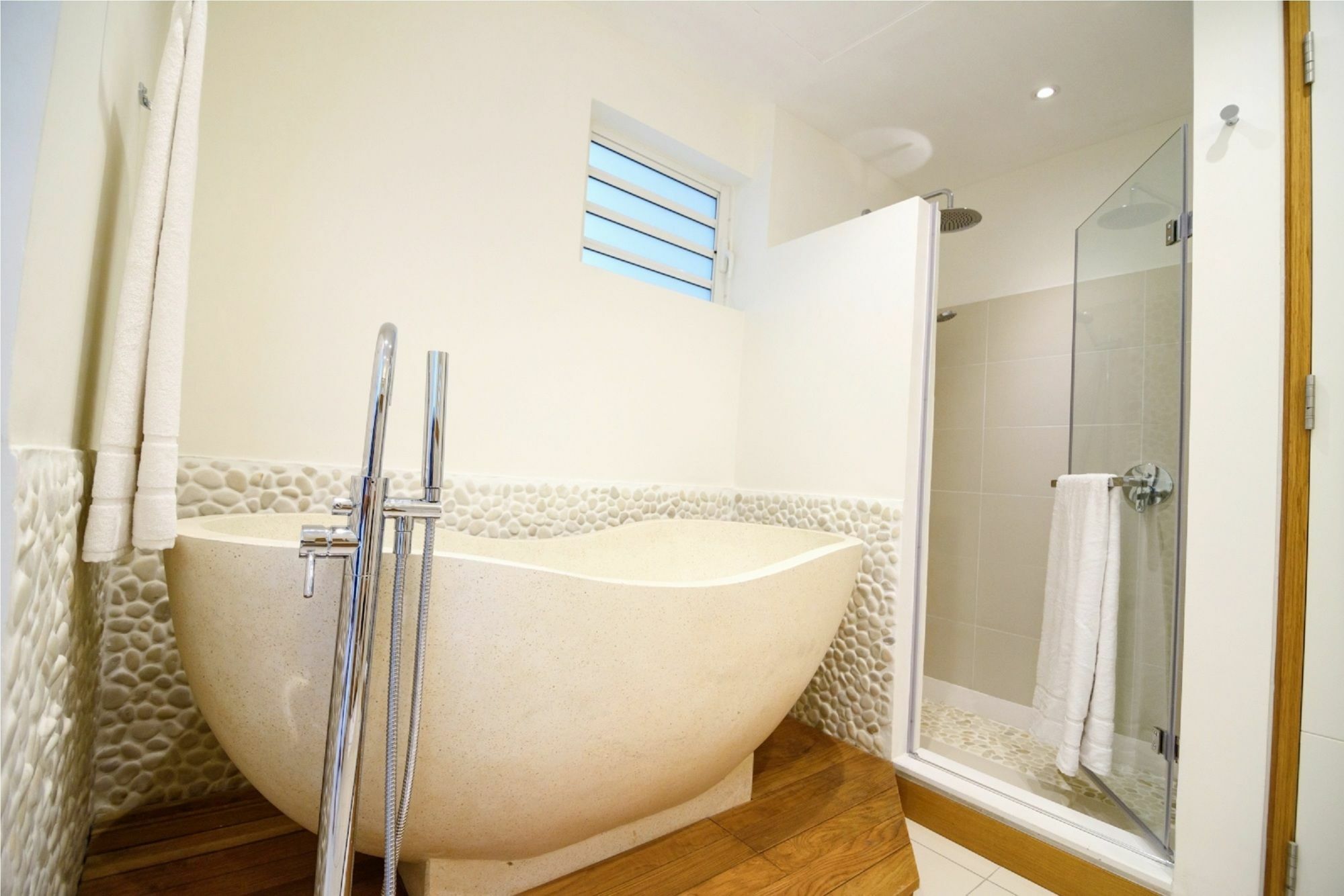קאפ מאלורו Myra Seafront Suites With Lov מראה חיצוני תמונה
